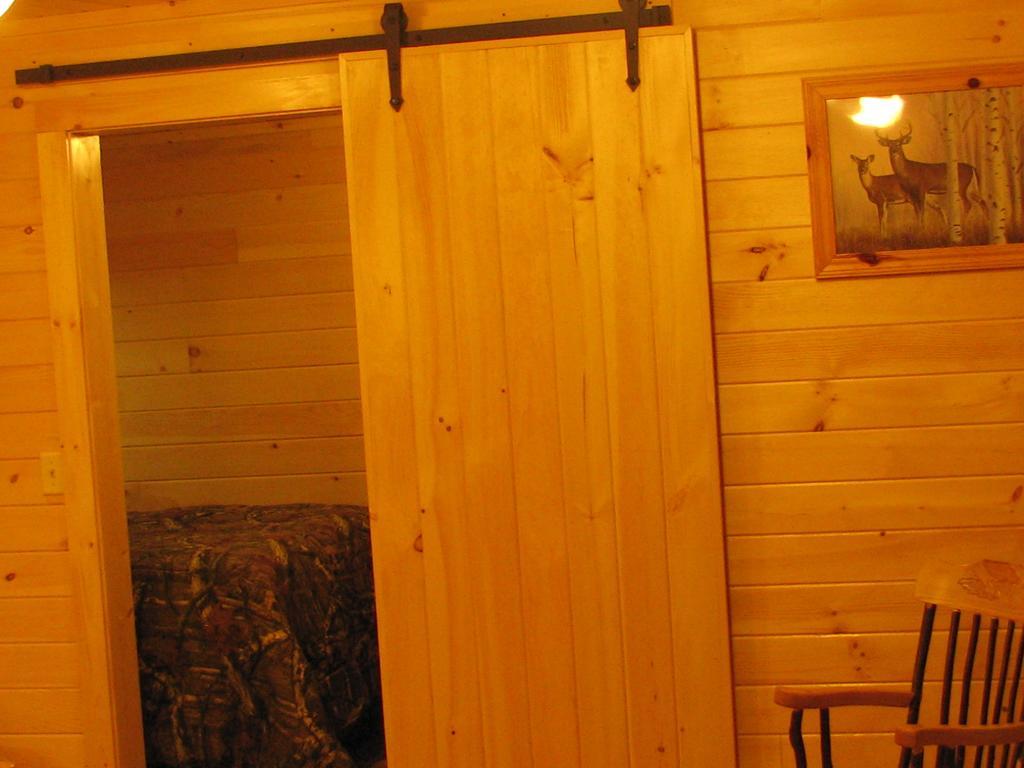 Pine Knoll Hotel Lakeside Lodge & Cabin Олд Фордж Стая снимка