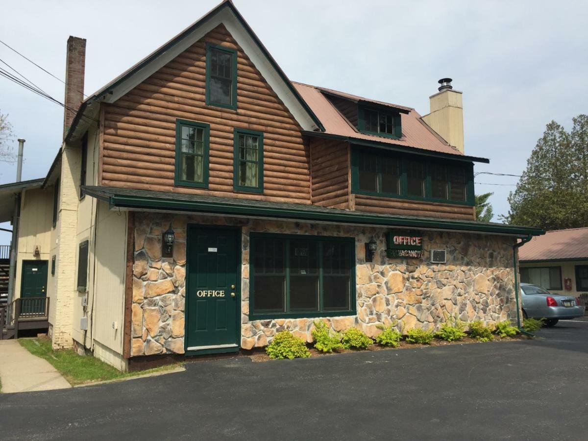 Pine Knoll Hotel Lakeside Lodge & Cabin Олд Фордж Екстериор снимка