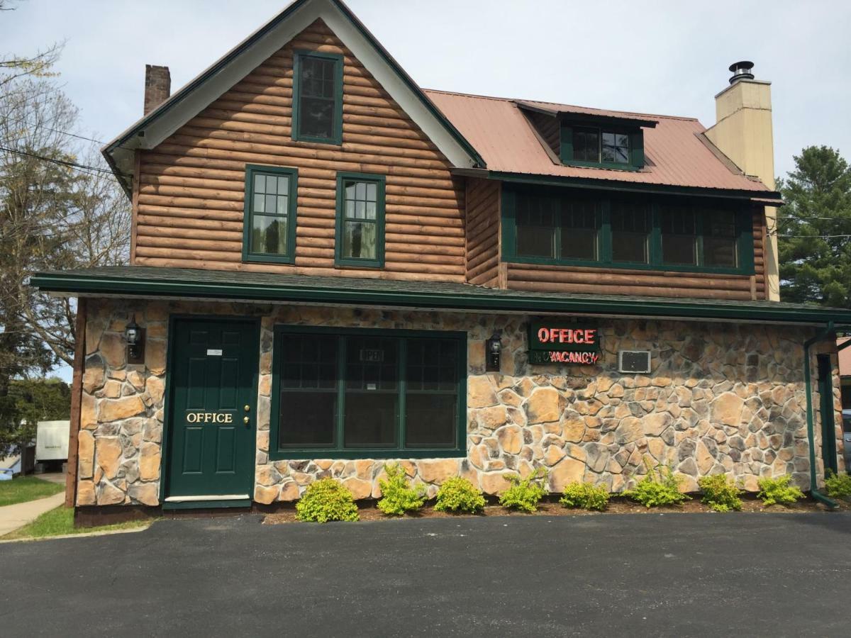 Pine Knoll Hotel Lakeside Lodge & Cabin Олд Фордж Екстериор снимка