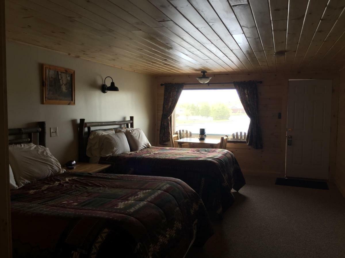 Pine Knoll Hotel Lakeside Lodge & Cabin Олд Фордж Екстериор снимка