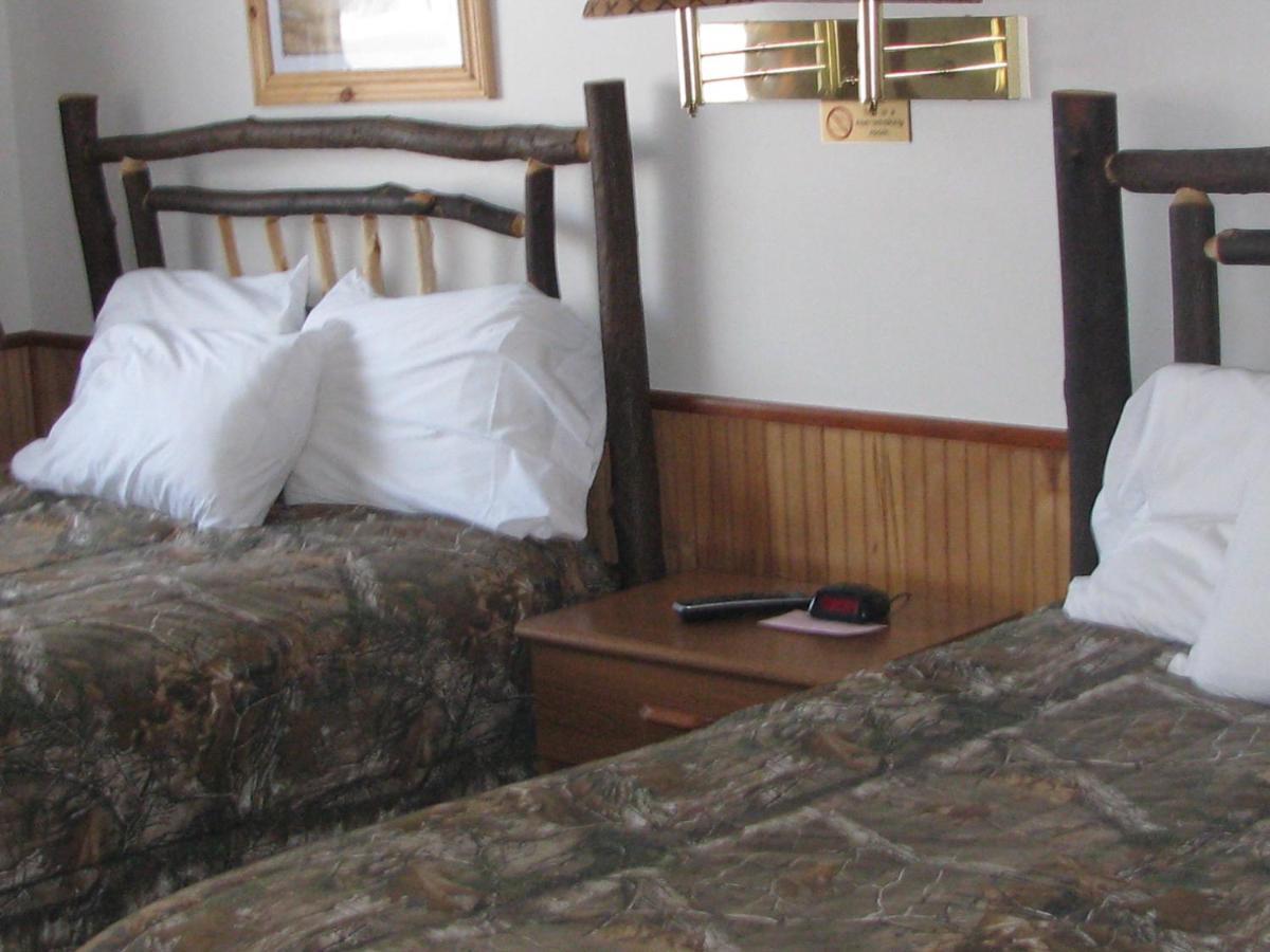 Pine Knoll Hotel Lakeside Lodge & Cabin Олд Фордж Стая снимка